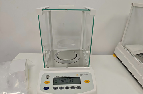 分析天平